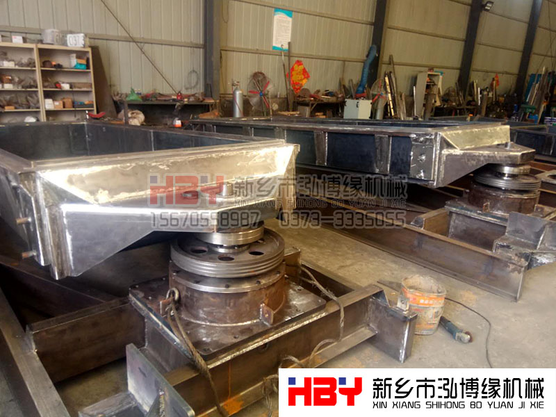 湖北十堰两台钙粉平面回转筛正在加紧制作当中!!!请客户耐心等待