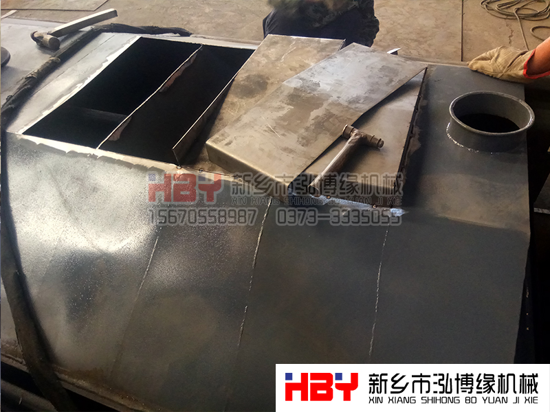 有好多客户反映平面回转筛出料端会有积料,这是为什么呢